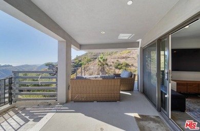 Sleek Architectural with Ocean Views. This striking contemporary - photo 28