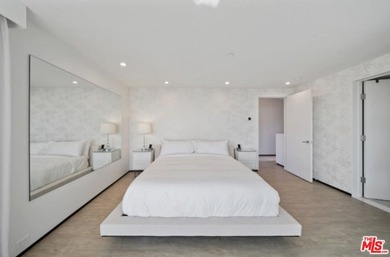Sleek Architectural with Ocean Views. This striking contemporary - photo 32