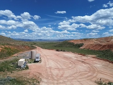 Exceptional opportunity to acquire a 59.25-acre aggregate - photo 2
