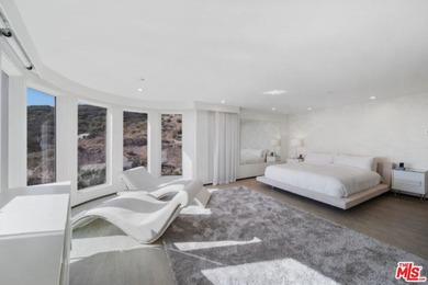 Sleek Architectural with Ocean Views. This striking contemporary - photo 34