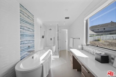Sleek Architectural with Ocean Views. This striking contemporary - photo 36