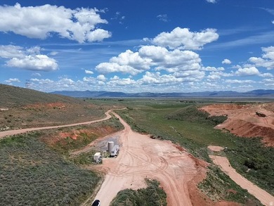 Exceptional opportunity to acquire a 59.25-acre aggregate - photo 6