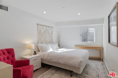 Sleek Architectural with Ocean Views. This striking contemporary - photo 40