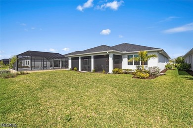 Welcome to luxury living at its finest in beautiful gated - photo 33