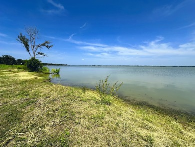 Waterfront 1.01 Acre Lot on Richland Chambers Lake! - photo 35