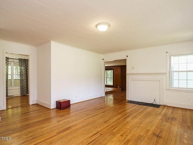 Discover this charming 2-bedroom, 1-bathroom single-family - photo 5