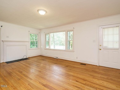 Discover this charming 2-bedroom, 1-bathroom single-family - photo 6