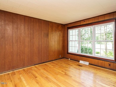 Discover this charming 2-bedroom, 1-bathroom single-family - photo 10