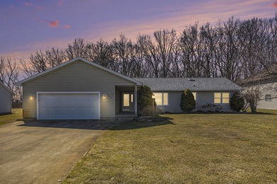 *Coldwater Lake-Shawnee Shoals* This amazing 3 bedroom and 2.5 - photo 2