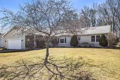 *Coldwater Lake-Shawnee Shoals* This amazing 3 bedroom and 2.5 - photo 3