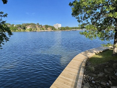 Welcome to one of Lake Hamilton's premier waterfront estates - photo 11