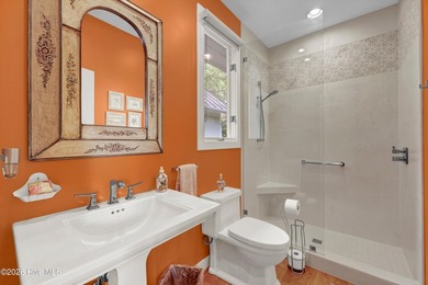 Beautiful Craftsman-style home with sweeping views of the 6th - photo 15