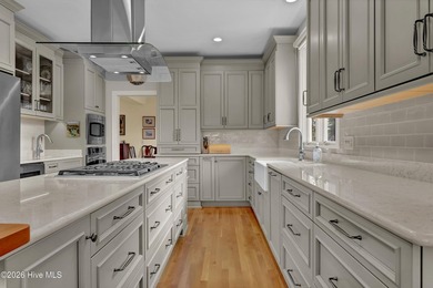 Beautiful Craftsman-style home with sweeping views of the 6th - photo 19