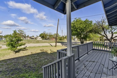 Investment Opportunity in Prime Location! Come explore this