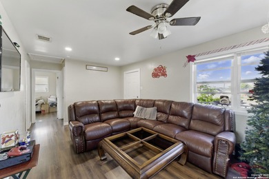 Investment Opportunity in Prime Location! Come explore this