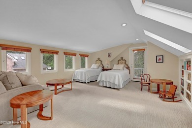 Beautiful Craftsman-style home with sweeping views of the 6th - photo 33