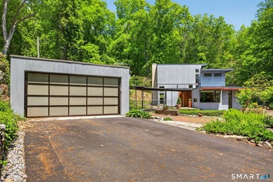 A remarkable blend of architecture, nature, and modern comfort - photo 4
