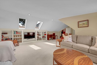 Beautiful Craftsman-style home with sweeping views of the 6th - photo 34