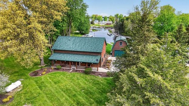 Charming Lake Puckaway home w/private boat launch & MANY recent - photo 1
