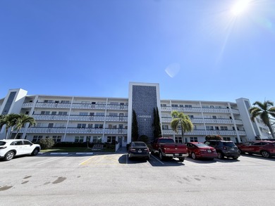 (private lake, pond, coastal) Condo For Sale in Deerfield Beach Florida