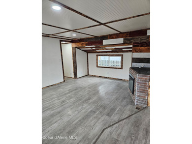 Come check out this newly remodeled home! New carport, New - photo 8