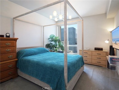 Tucked away in South Redondo, One South is a luxury - photo 11
