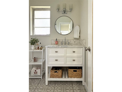 Beautiful sunny condo lots of natural light, nicely remodeled - photo 13