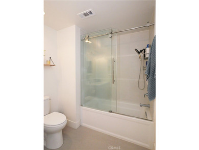 Tucked away in South Redondo, One South is a luxury - photo 13