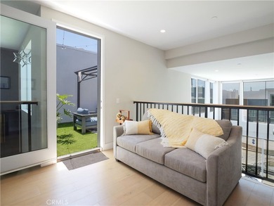 Tucked away in South Redondo, One South is a luxury - photo 18