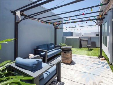 Tucked away in South Redondo, One South is a luxury - photo 19