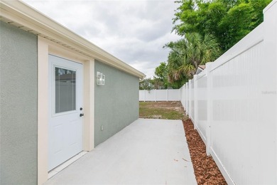 Move-in ready and newly renovated, this spacious 4-bedroom - photo 31