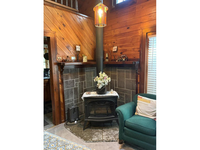 Currently used as a successful short-term rental, this charming - photo 4