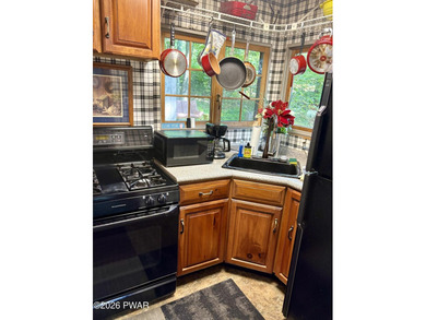Currently used as a successful short-term rental, this charming - photo 6