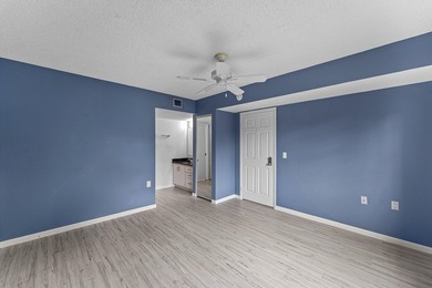 Beautiful and spacious 2 bdrms, 2baths apartment in the - photo 12