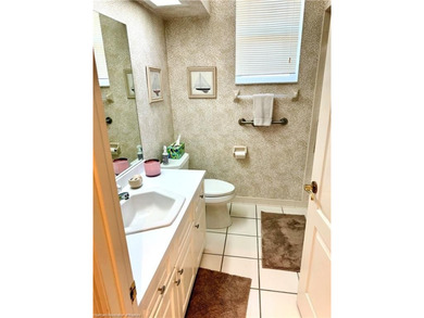 Live where you play! Large 3/2/2 POOL HOME located directly on a - photo 14