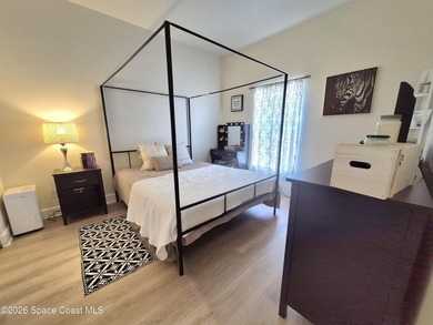 Beautifully updated, move-in ready first-floor 3-bedroom, 2-bath - photo 16