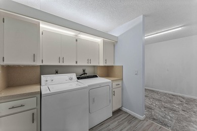 Beautiful and spacious 2 bdrms, 2baths apartment in the - photo 17