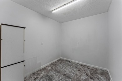 Beautiful and spacious 2 bdrms, 2baths apartment in the - photo 18