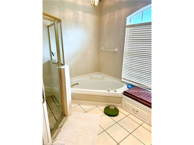 Live where you play! Large 3/2/2 POOL HOME located directly on a - photo 20