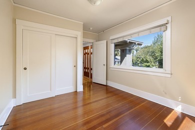 Behind the timeless facade of a beautifully restored 1920s - photo 10
