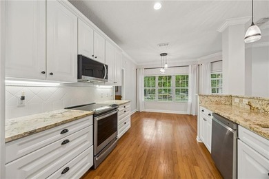 This thoughtfully designed home offers exceptional flexibility - photo 10