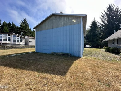 Gorgeous Bayviews await! 3 Bedroom 2 bath home convenient South - photo 5