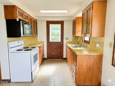 Gorgeous Bayviews await! 3 Bedroom 2 bath home convenient South - photo 10