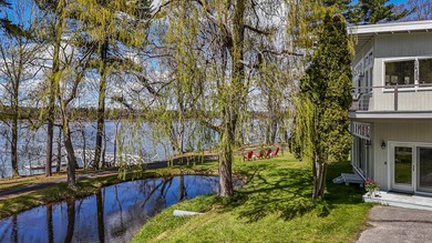 First time offered in over 25 years, this exceptional waterfront - photo 4
