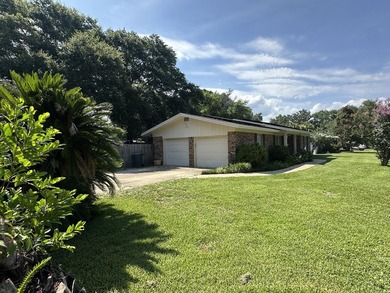 Located in Fort Walton Beach's established Kenwood neighborhood - photo 19