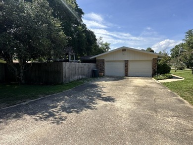 Located in Fort Walton Beach's established Kenwood neighborhood - photo 20