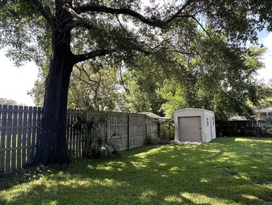 Located in Fort Walton Beach's established Kenwood neighborhood - photo 24