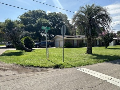 Located in Fort Walton Beach's established Kenwood neighborhood - photo 27
