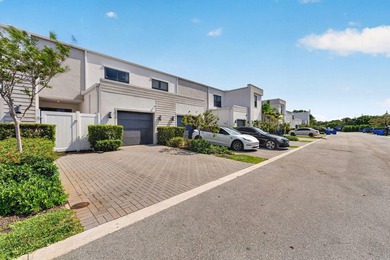 Welcome to this stunning and highly sought-after residence - photo 27