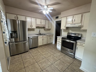 Located in Fort Walton Beach's established Kenwood neighborhood - photo 29